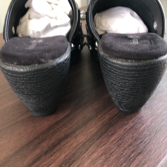 Lindsay Phillips Patent Leather clogs. 7M - Picture 7 of 8